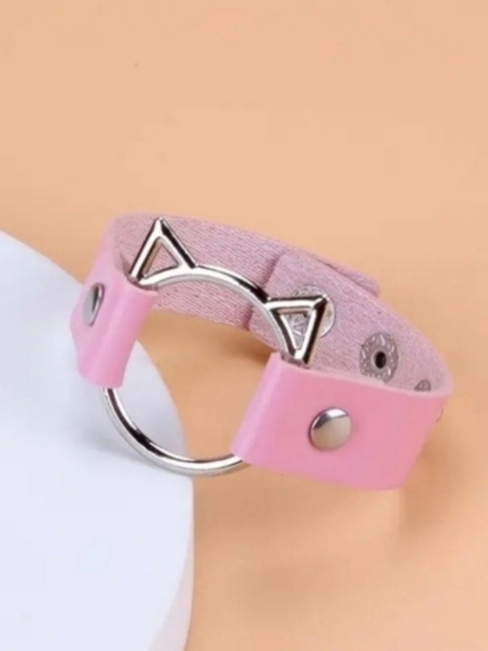 Stylish Women's Hollow Out Pu Leather Cat Head Bracelet Punk Goth Jewelry.